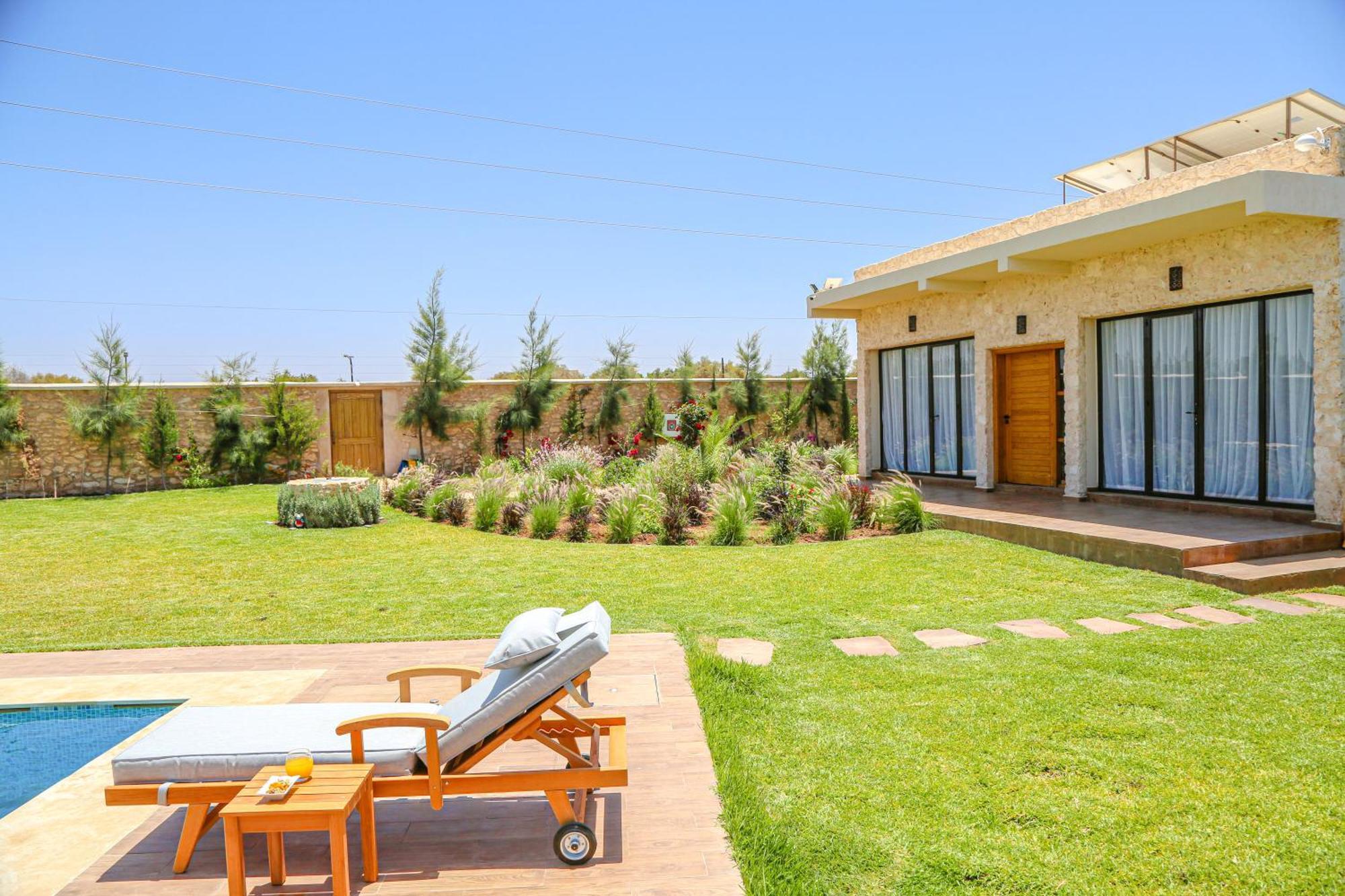 Villa La Rose Bleue - Residence Hoteliere Avec Piscine - 에사우이라 외부 사진