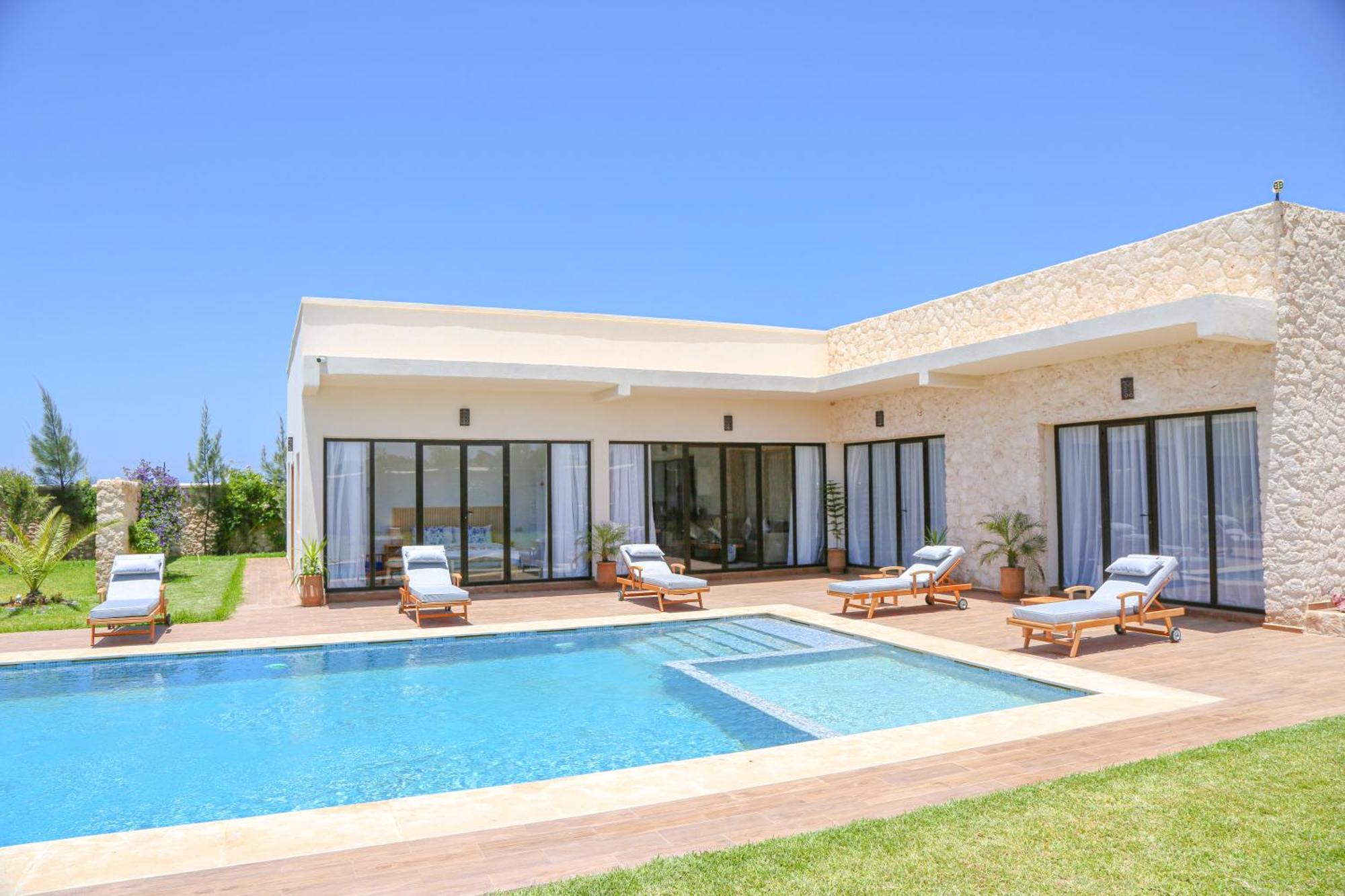 Villa La Rose Bleue - Residence Hoteliere Avec Piscine - 에사우이라 외부 사진