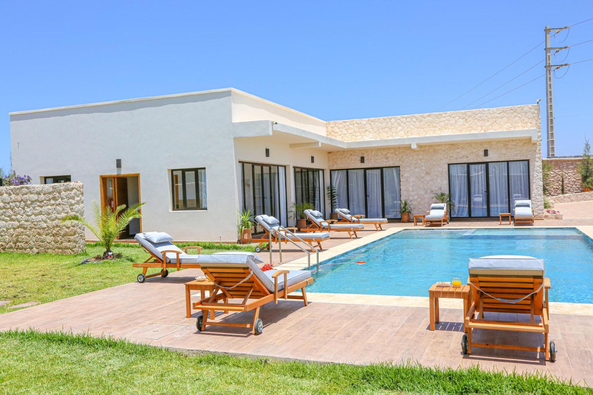 Villa La Rose Bleue - Residence Hoteliere Avec Piscine - 에사우이라 외부 사진
