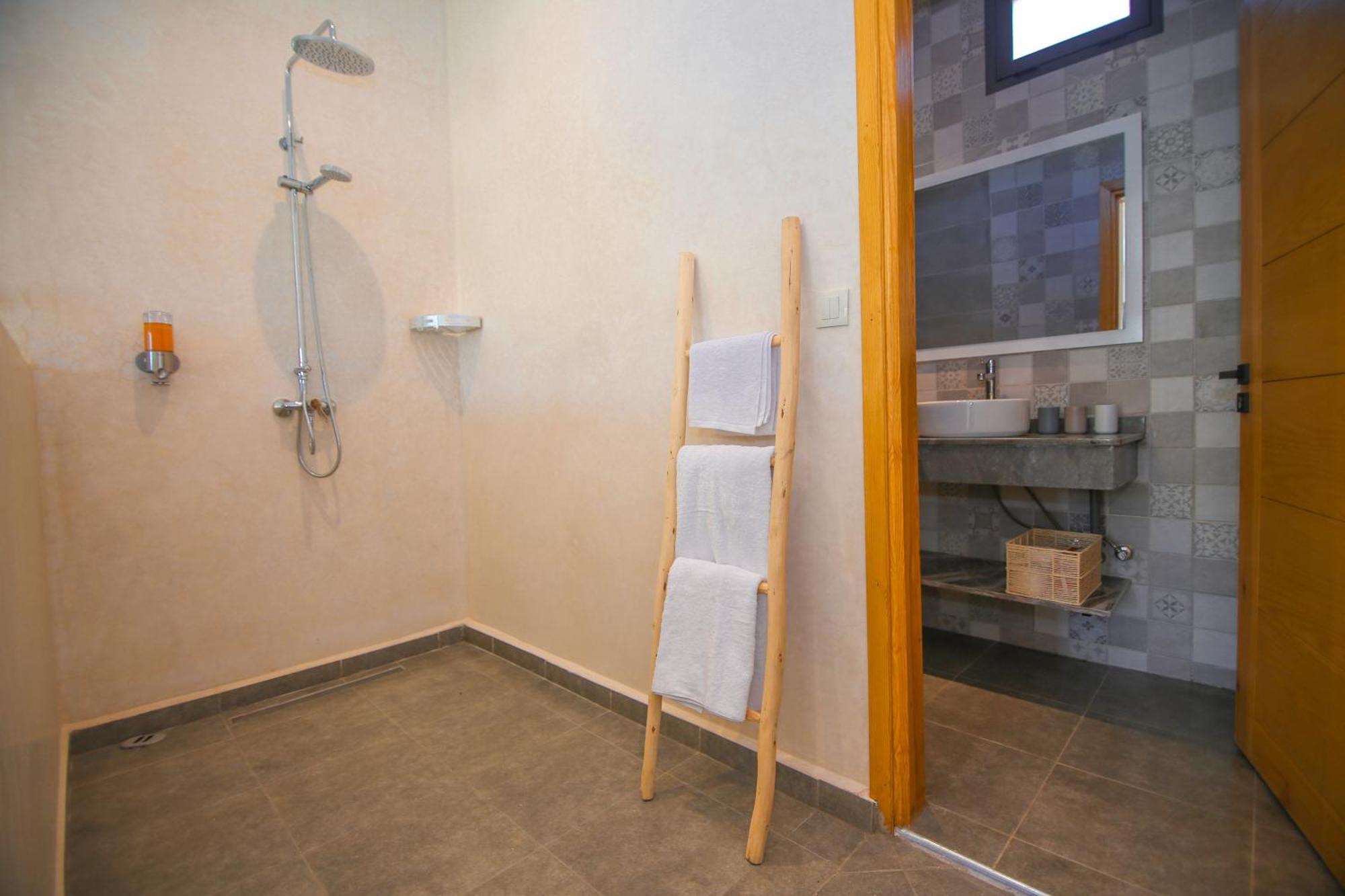 Villa La Rose Bleue - Residence Hoteliere Avec Piscine - 에사우이라 외부 사진